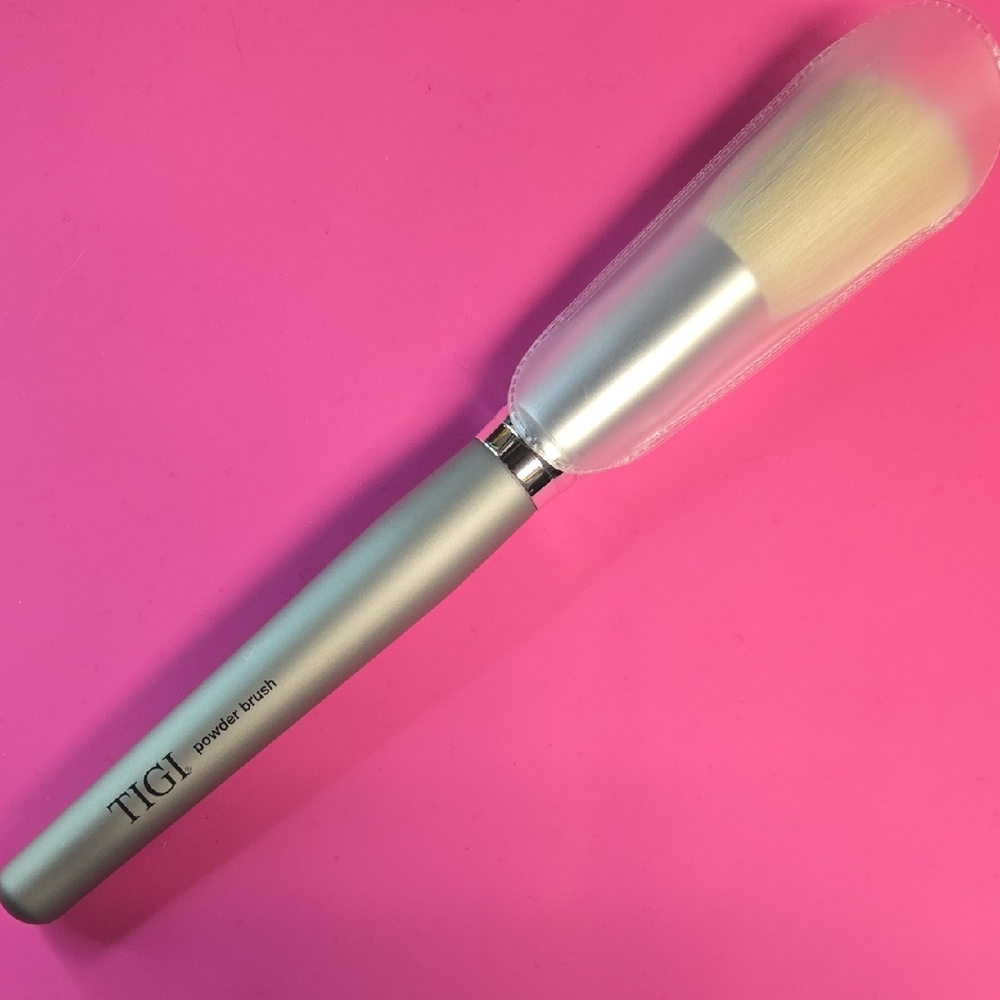 TIGI Powder Brush with Silver Handle and Cream Bristles